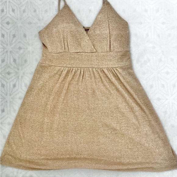 π*NWOT* Lucaya Clothing Co. Gold Sparkle Top - Womenβs Size Small π - Picture 3 of 9